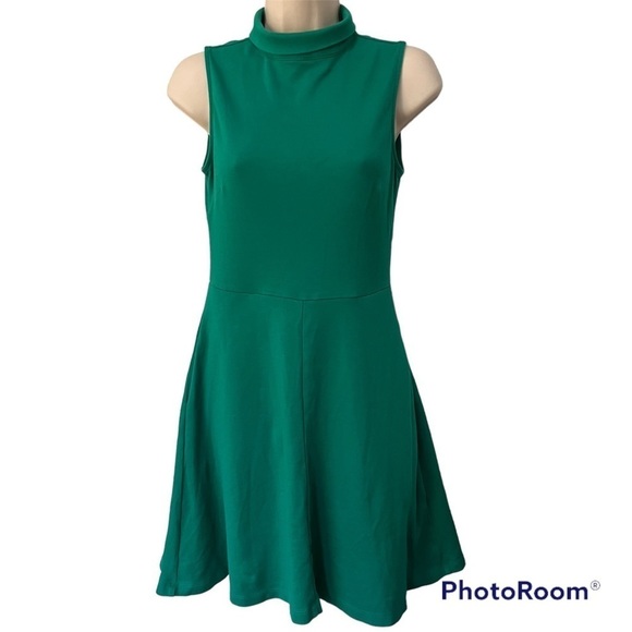 New York & Company Dresses & Skirts - NEW York & Company green mini dress turtleneck back cut out button closure XS